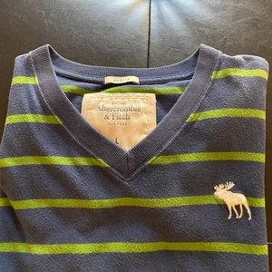 Simple casual shirts with embroidery